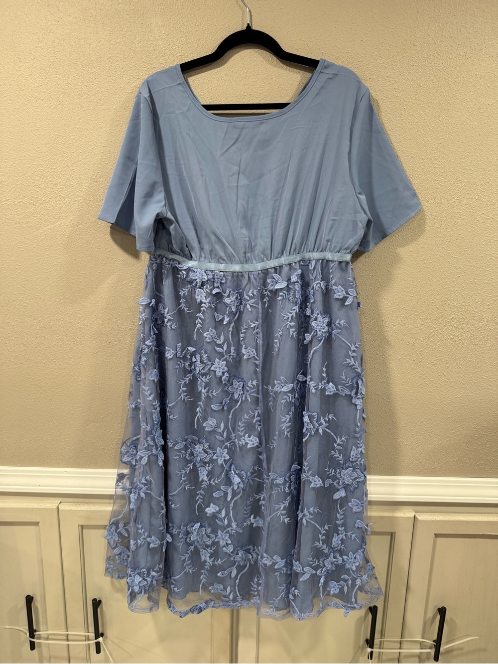 NWT Bloomchic Floral Embroidered Patchwork Mesh Dress in Blue - Picture 6 of 8